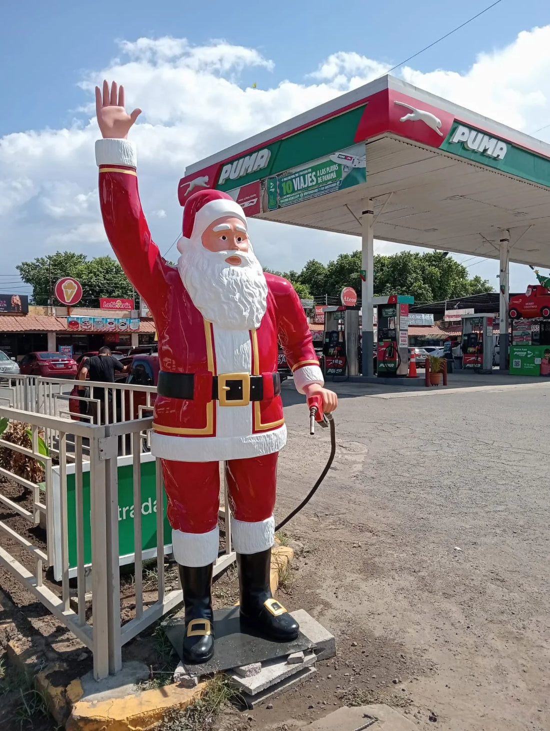 Santa Claus Fiberglass Statue for Christmas Window Displays