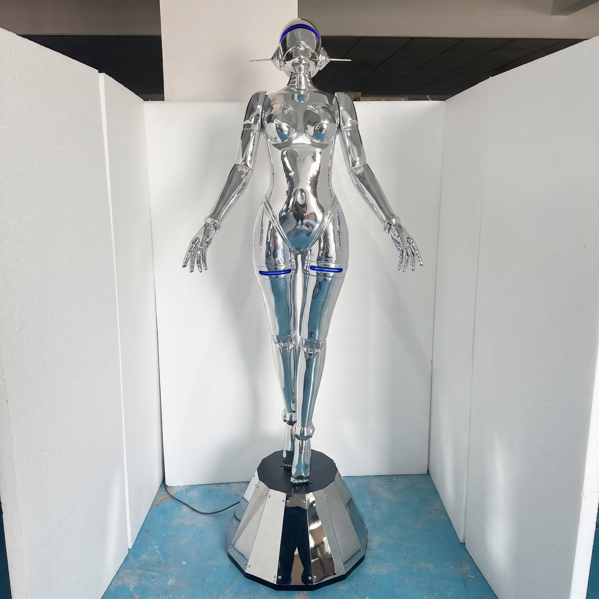 Science Fiction Robot Fiberglass Floor Sculpture for Interiors