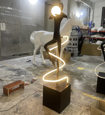 Hotel Minimalist Designer Resin Sculpture Floor Lamp